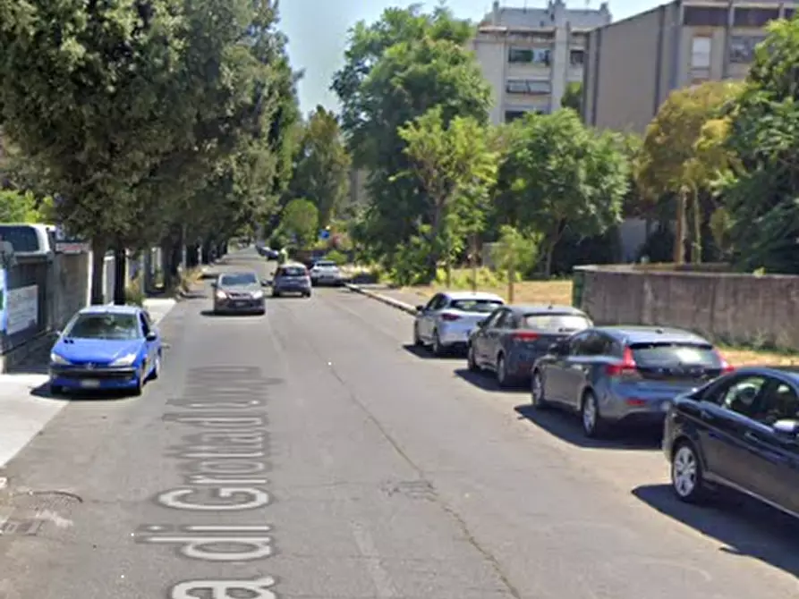 Immagine 6 di Garage in vendita  in Via di Grotta di Gregna a Roma