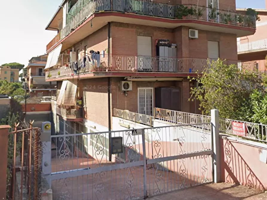 Immagine 1 di Garage in vendita  in Via Martino Rota a Roma
