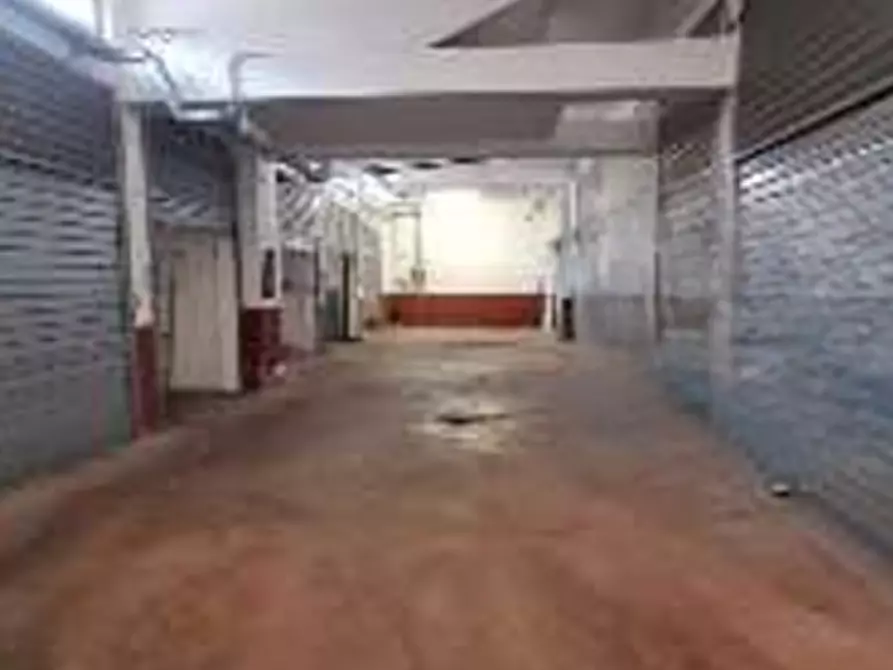 Immagine 2 di Garage in vendita  in Via Martino Rota a Roma