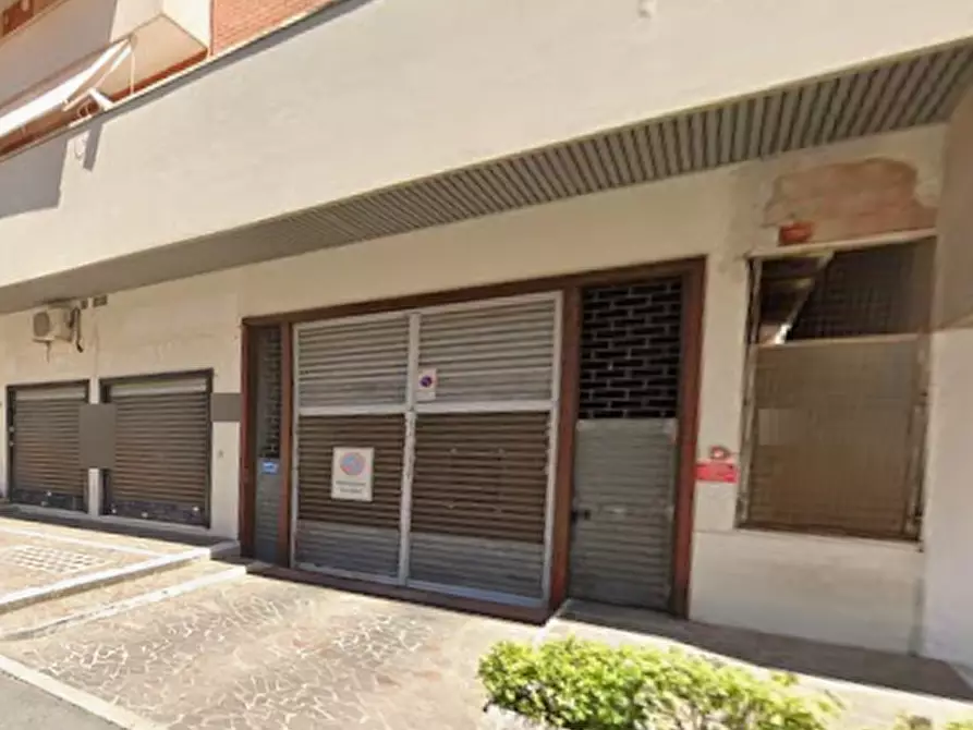 Immagine 1 di Garage in vendita  in Via XXIV Maggio  a Velletri