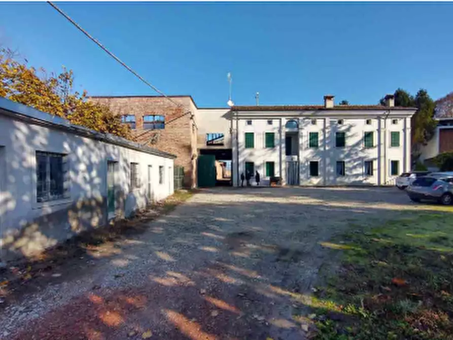 Immagine 2 di Capannone industriale in vendita  in Via Pieve a Guastalla