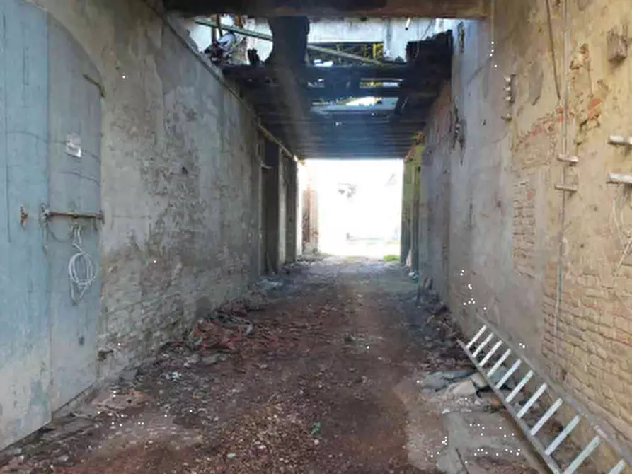 Immagine 4 di Capannone industriale in vendita  in Via Pieve a Guastalla