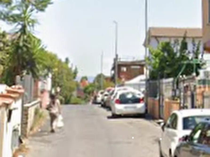 Immagine 8 di Garage in vendita  in Via Martino Rota a Roma