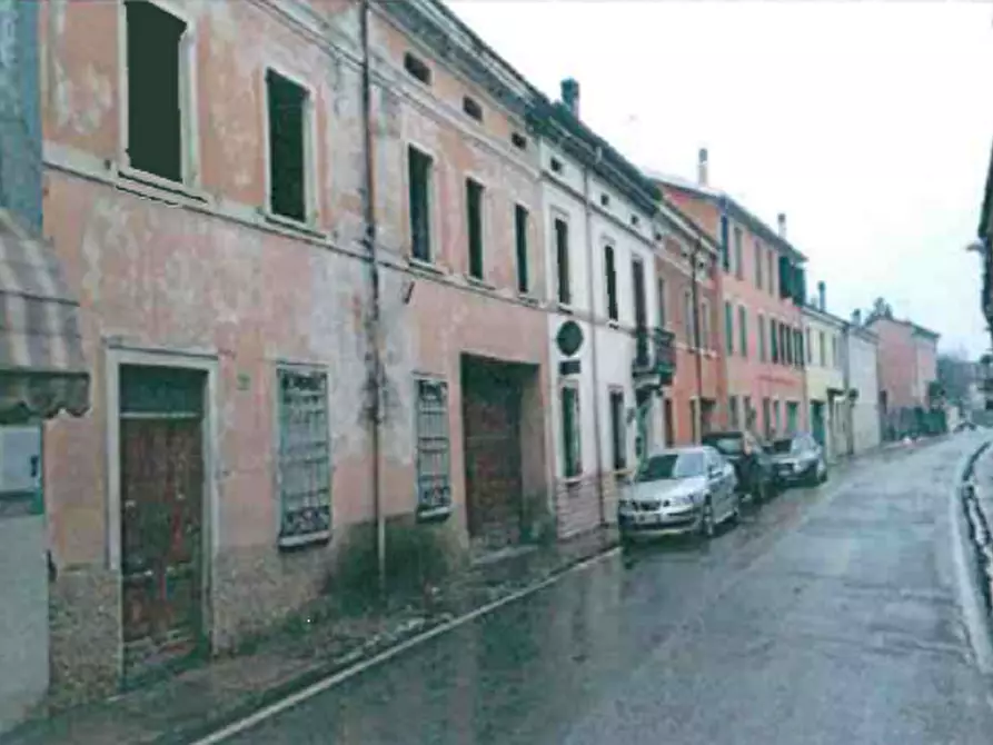 Immagine 1 di Appartamento in vendita  in Via Fossola a Viadana