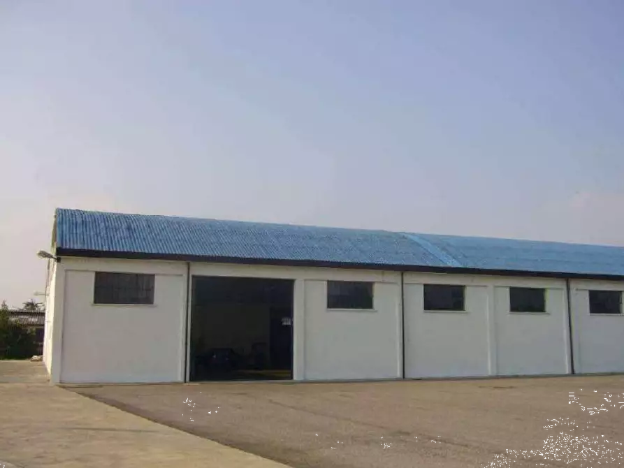 Immagine 6 di Magazzino in vendita  in Via Parolara a Castelbelforte