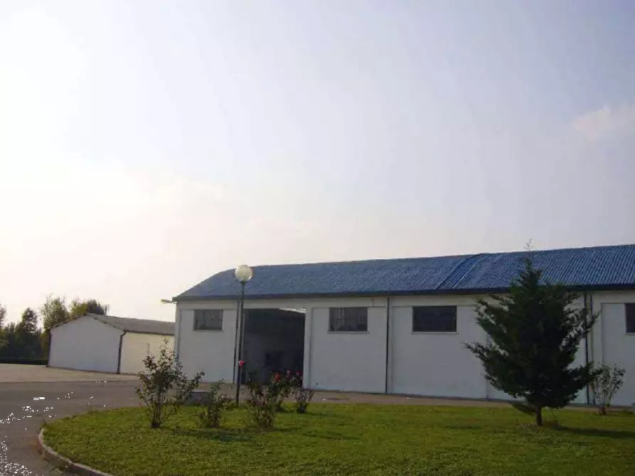 Immagine 8 di Magazzino in vendita  in Via Parolara a Castelbelforte