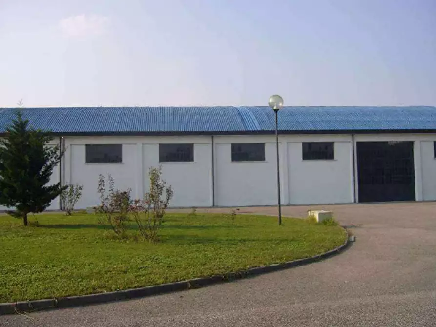 Immagine 9 di Magazzino in vendita  in Via Parolara a Castelbelforte