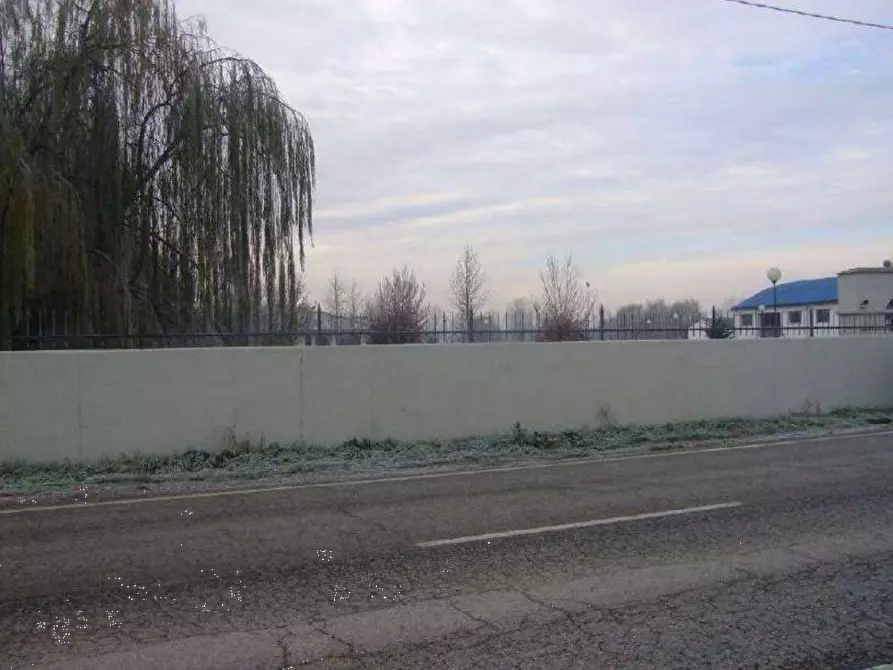 Immagine 10 di Magazzino in vendita  in Via Parolara a Castelbelforte