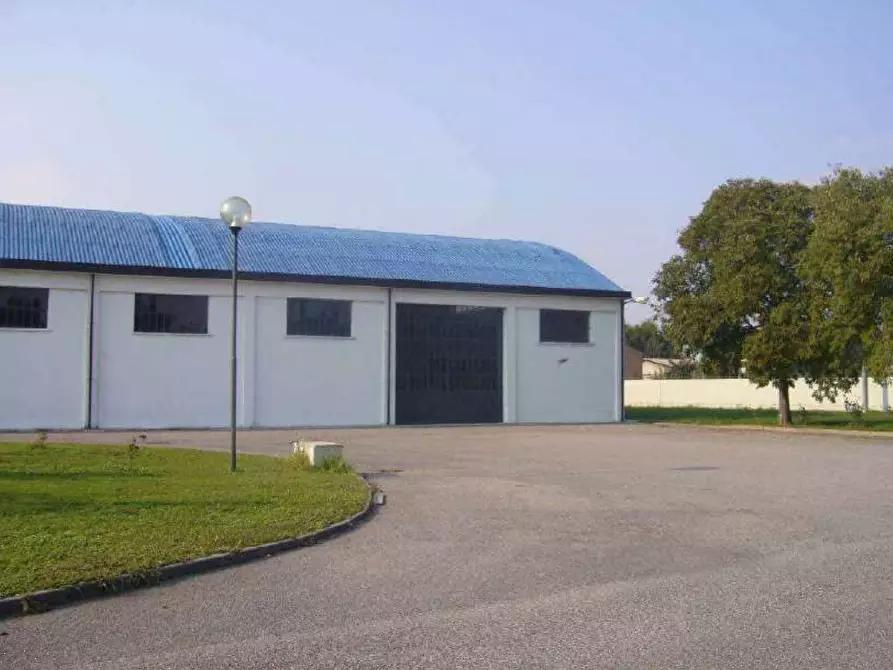 Immagine 11 di Magazzino in vendita  in Via Parolara a Castelbelforte