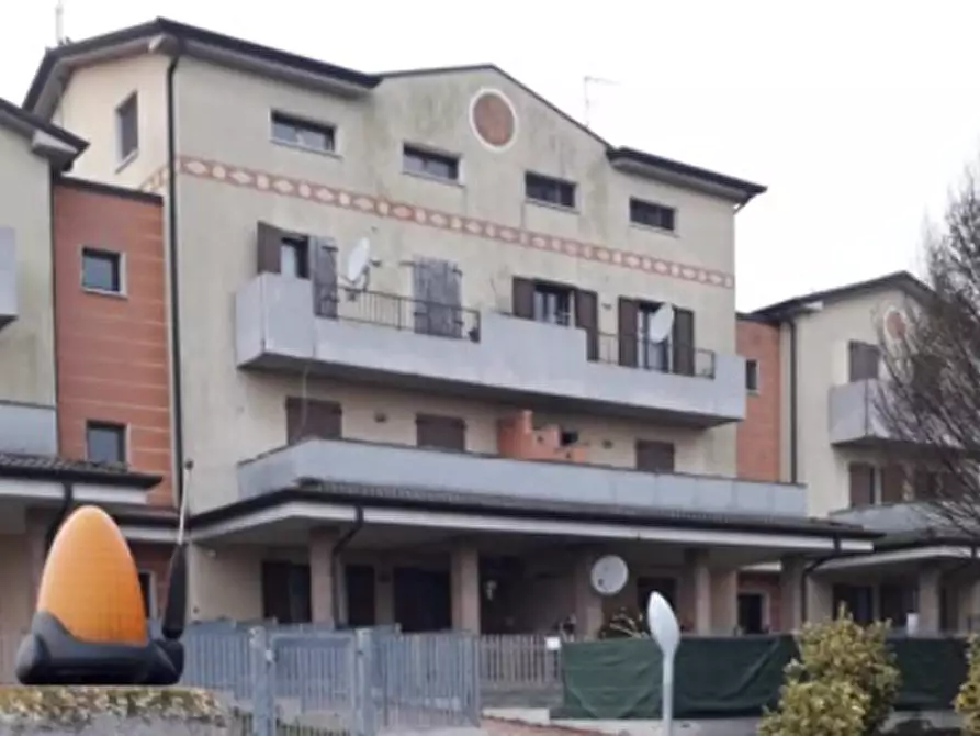 Immagine 1 di Appartamento in vendita  in Strada Statale della Cisa a Borgo Virgilio