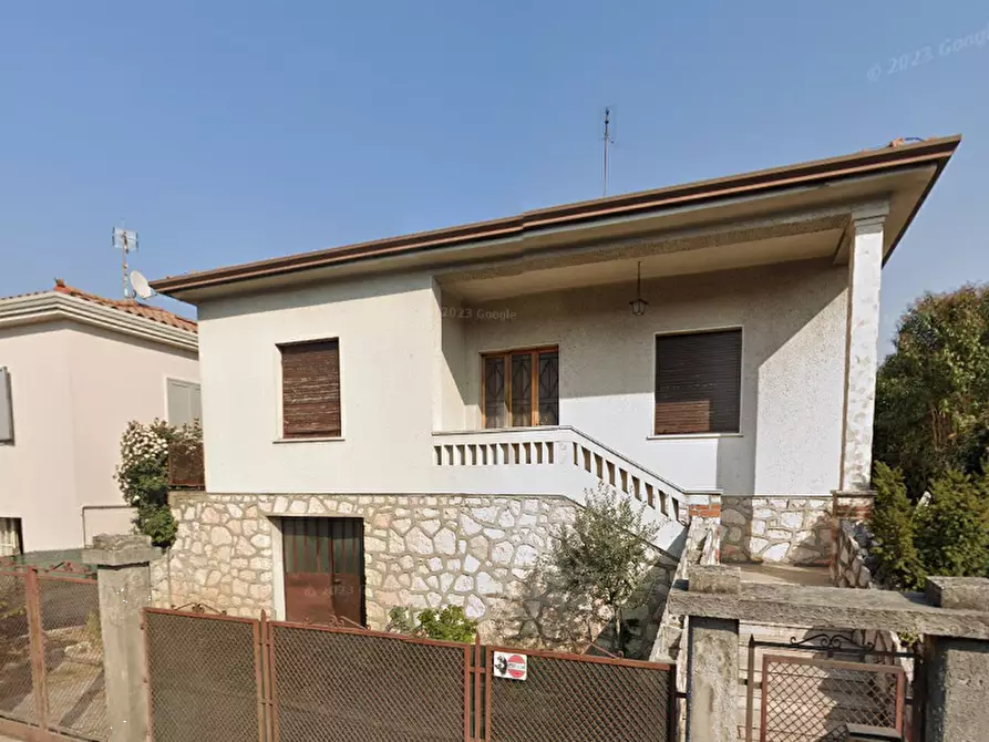 Immagine 6 di Casa indipendente in vendita  in Via G. Marconi  a Cavaion Veronese