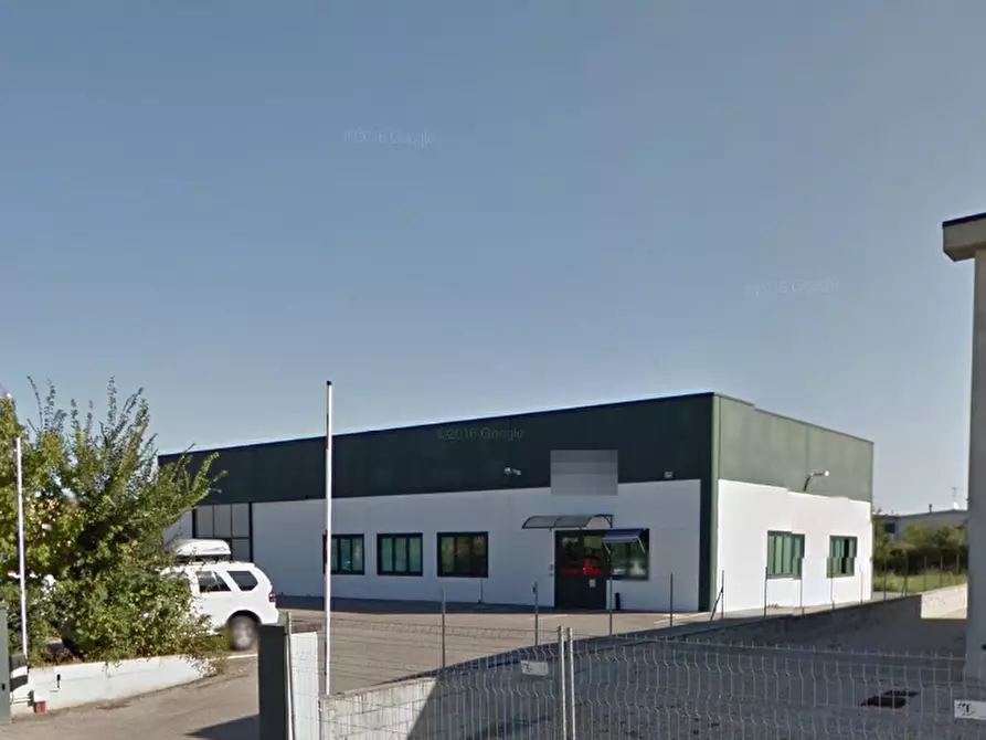 Immagine 4 di Laboratorio in vendita  in Via Donatori di Sangue a Moglia