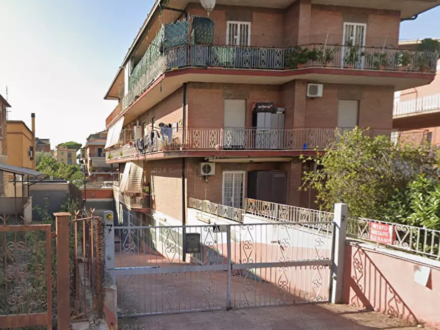 Immagine 1 di Garage in vendita  in Via Martino Rota a Roma