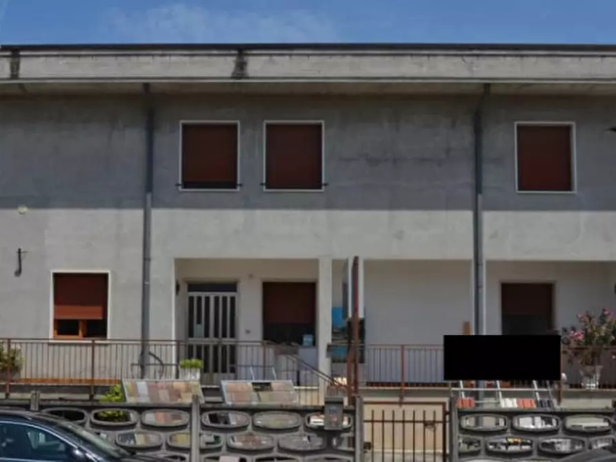 Immagine 5 di Ufficio in vendita  in Via Caduti sul Lavoro a Isola Della Scala