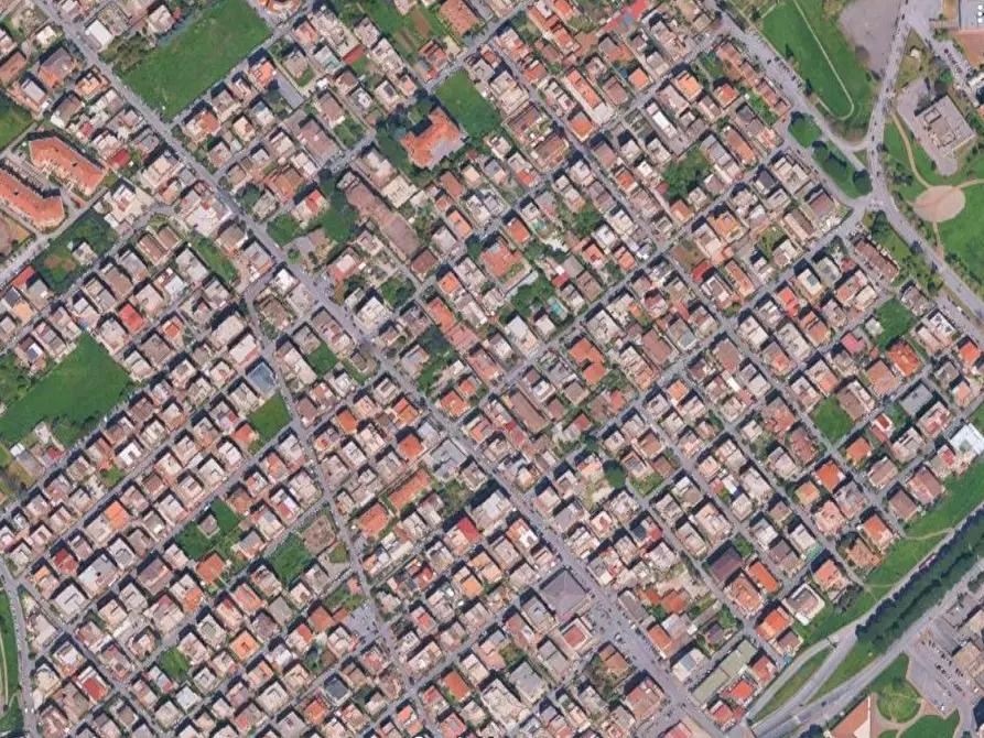 Immagine 8 di Garage in vendita  in Via Martino Rota a Roma