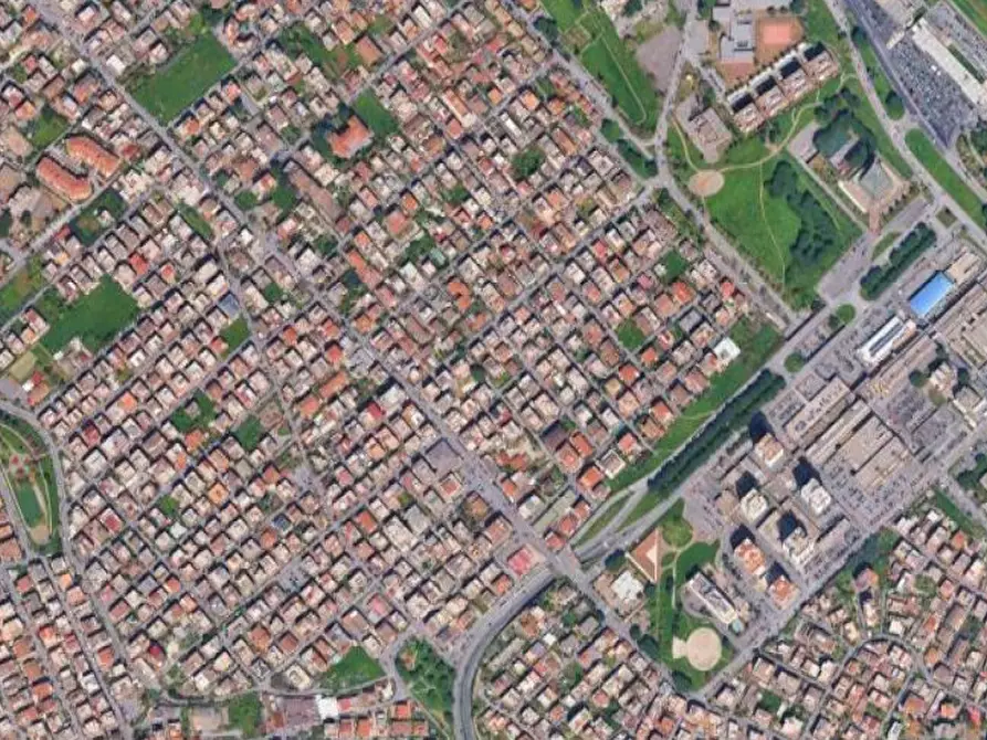 Immagine 9 di Garage in vendita  in Via Martino Rota a Roma