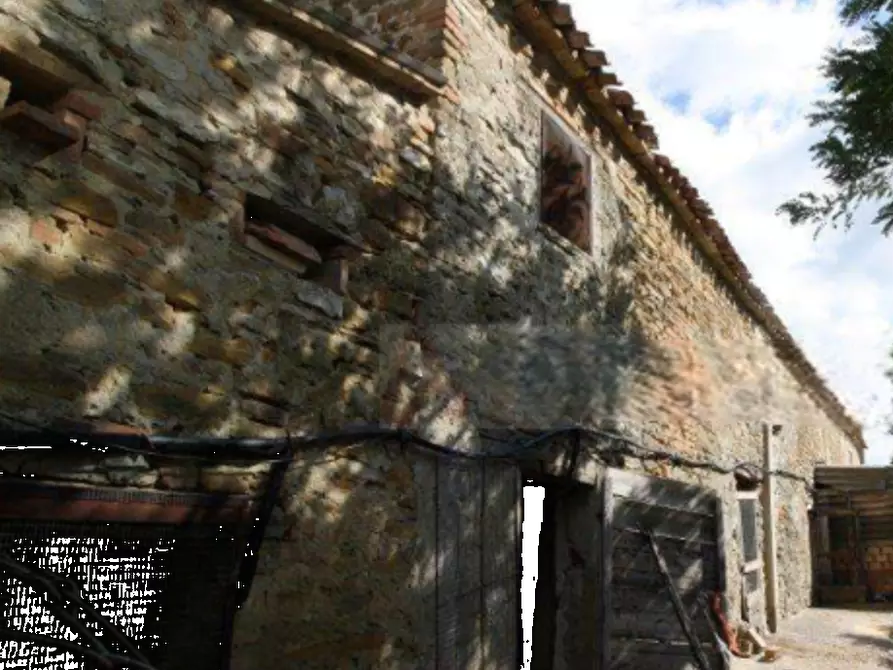 Immagine 2 di Magazzino in vendita  in Via Cà Biagio a Urbino