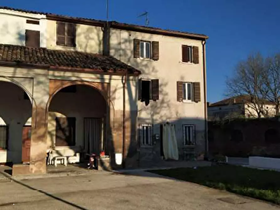 Immagine 1 di Porzione di casa in vendita  in Piazza Finzi a Marcaria