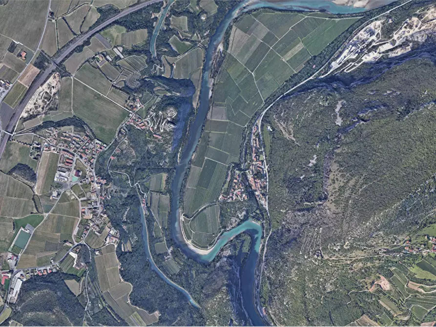 Immagine 2 di Terreno agricolo in vendita  in frazione di Ceraino a Dolcè