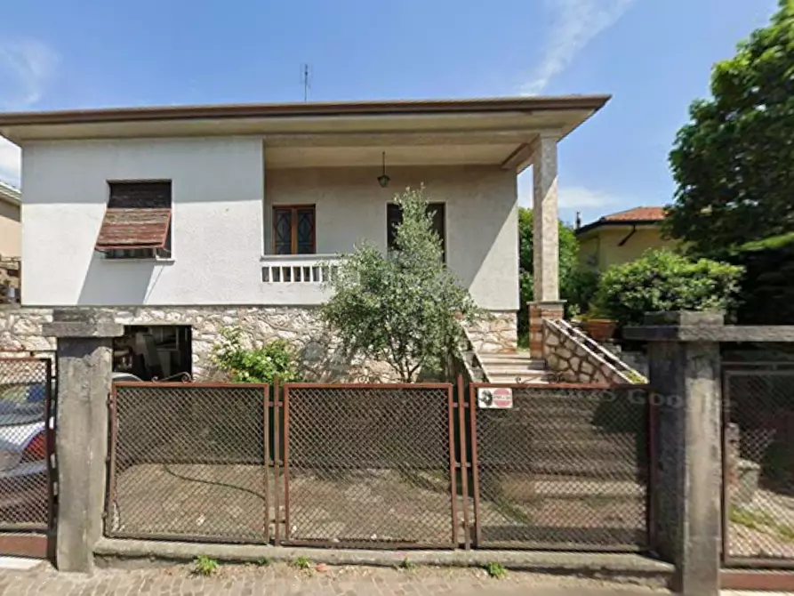 Immagine 1 di Casa indipendente in vendita  in Via G. Marconi  a Cavaion Veronese