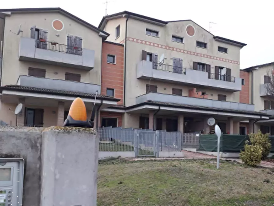 Immagine 8 di Appartamento in vendita  in Strada Statale Della Cisa a Borgo Virgilio