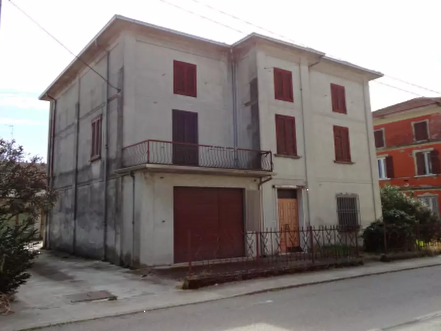 Immagine 1 di Negozio in vendita  in Via Trento a Motteggiana