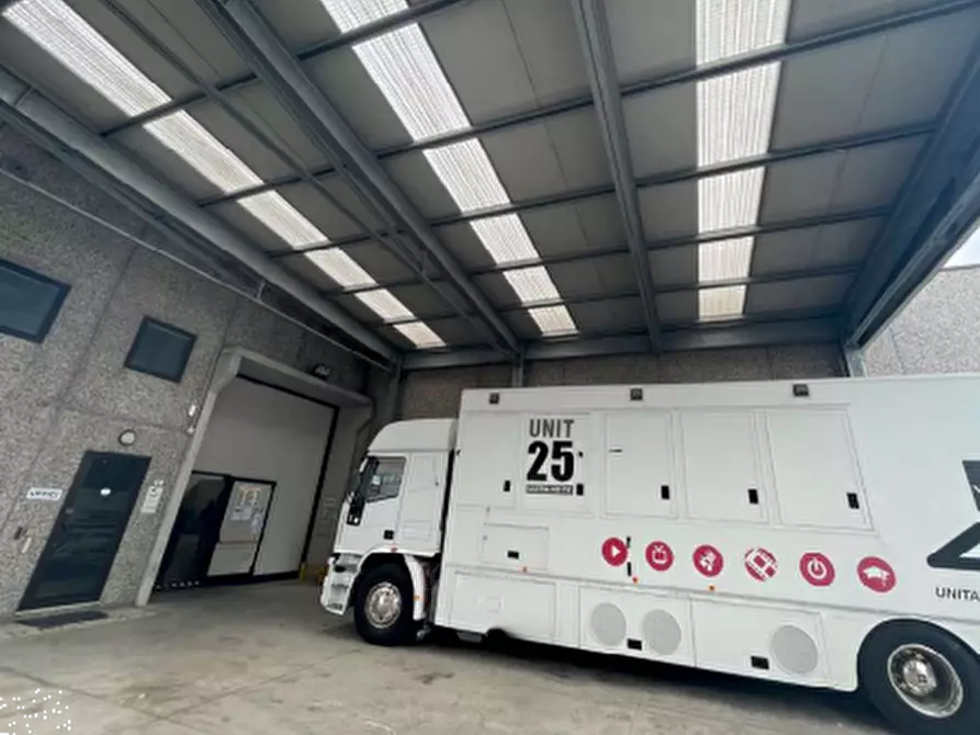 Immagine 5 di Magazzino in vendita  in Via Alessandro Volta a Veggiano