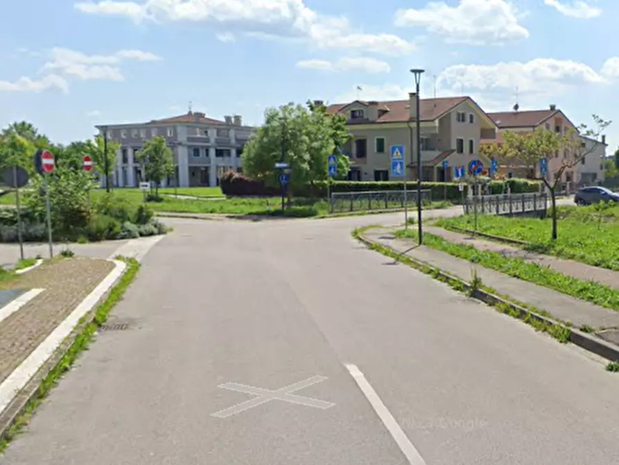 Immagine 9 di Negozio in vendita  in Viale Alcide De Gasperi a Rubano