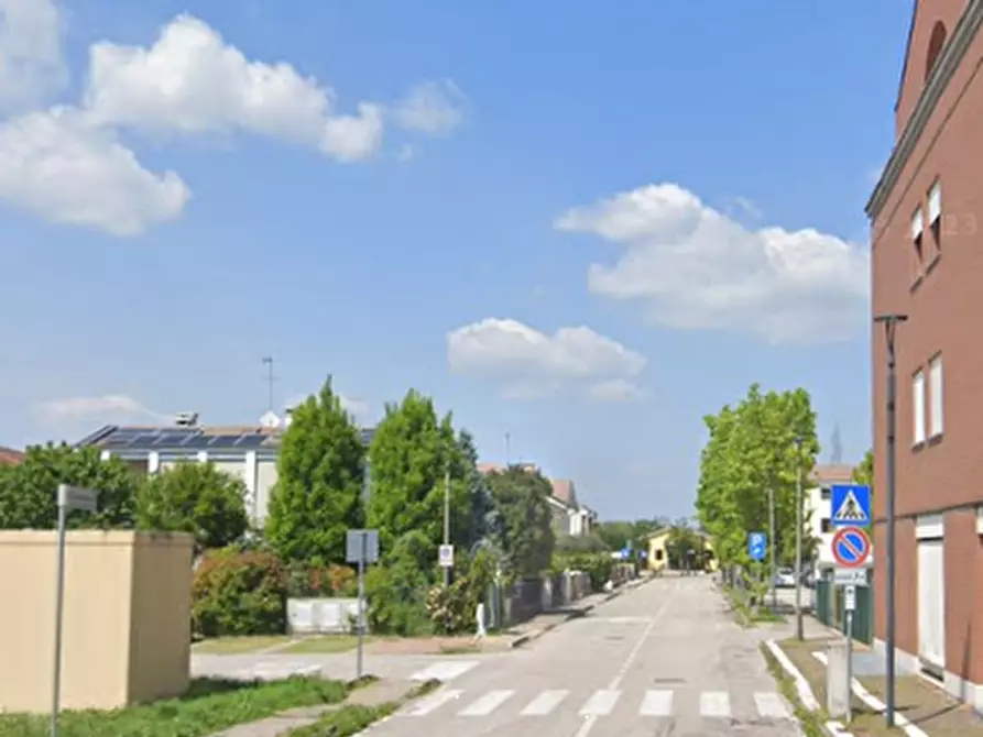 Immagine 10 di Negozio in vendita  in Viale Alcide De Gasperi a Rubano