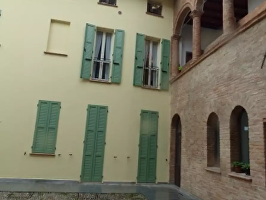 Immagine 6 di Stabile in vendita  in Via Giovanni Pico a Mirandola