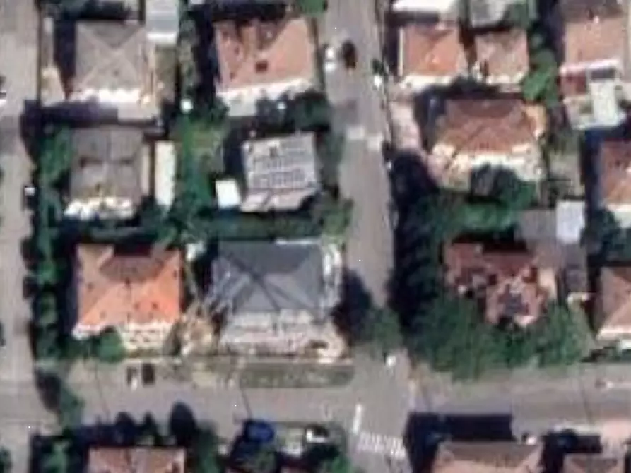 Immagine 27 di Stabile in vendita  in Via Giovanni Pico a Mirandola