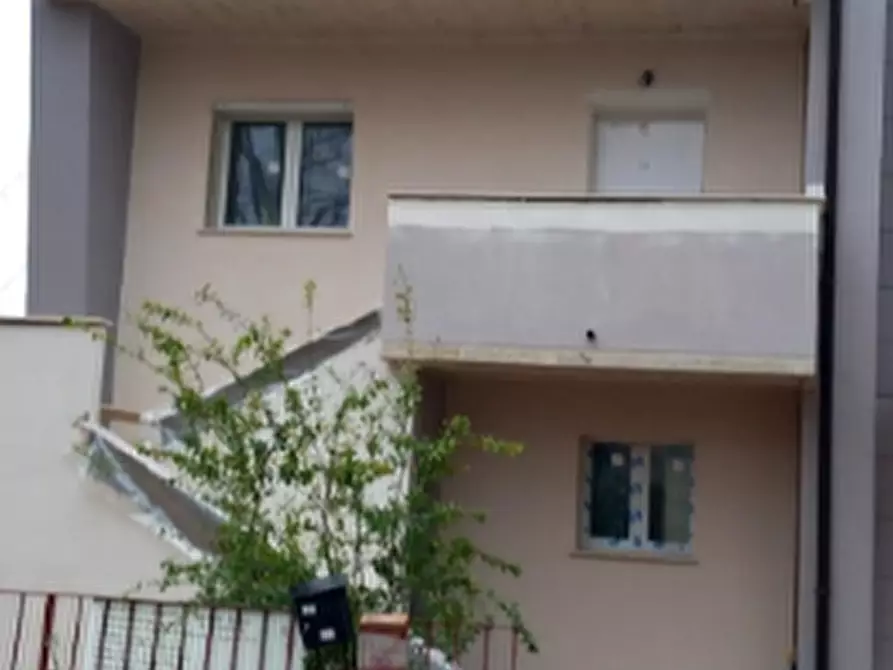 Immagine 2 di Appartamento in vendita  in Via Albano Modena a Novi Di Modena