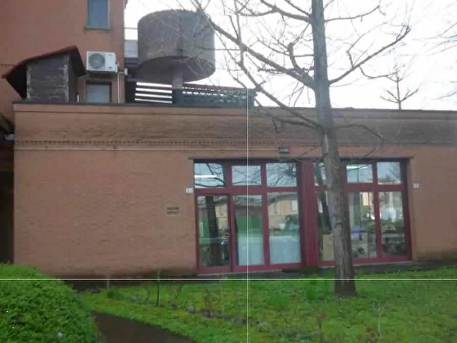 Immagine 7 di Negozio in vendita  in Via Resistenza a Carpi