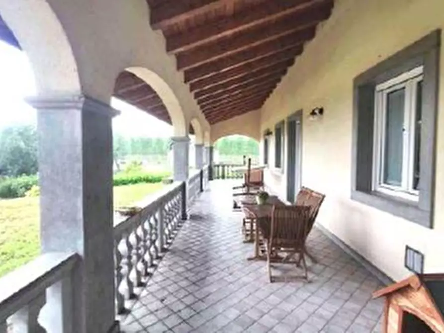 Immagine 2 di Casa bifamiliare in vendita  in Località Molino di Sopra a Castions Di Strada