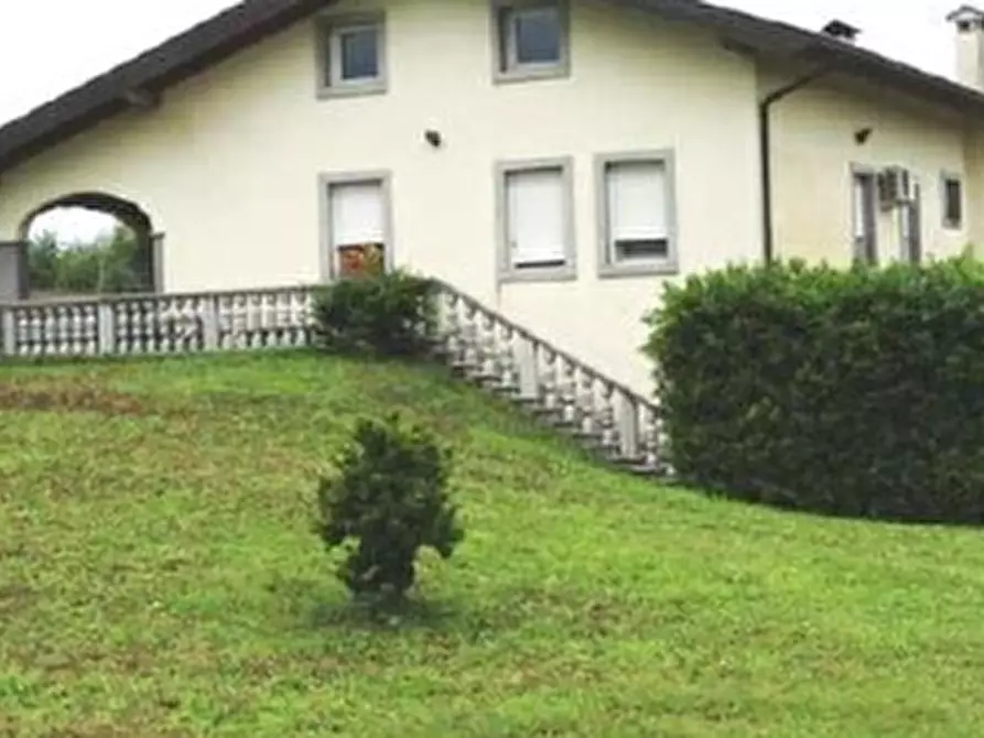 Immagine 3 di Casa bifamiliare in vendita  in Località Molino di Sopra a Castions Di Strada