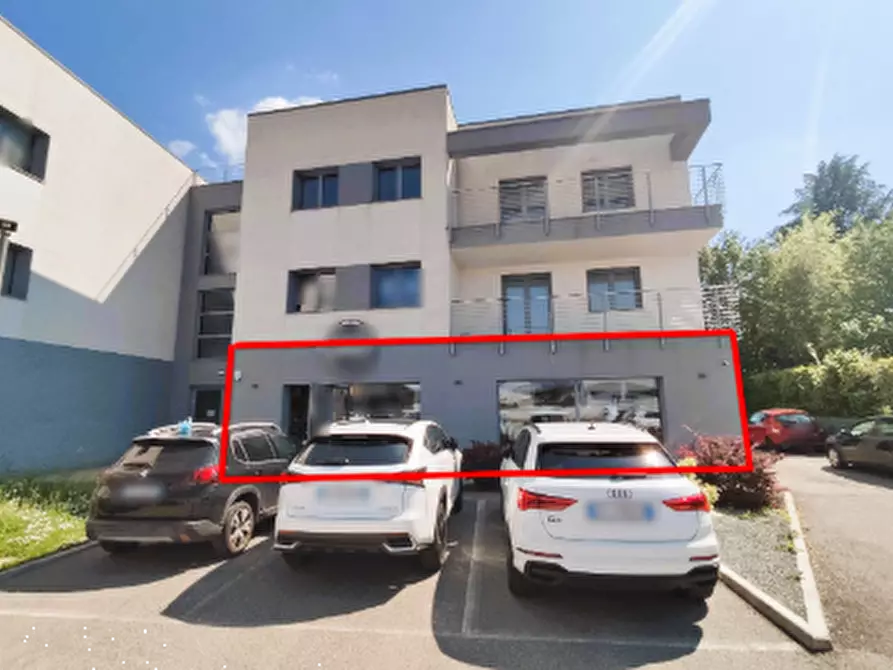 Immagine 1 di Negozio in vendita  in Via Fermi a Tavagnacco