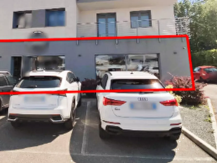 Immagine 3 di Negozio in vendita  in Via Fermi a Tavagnacco