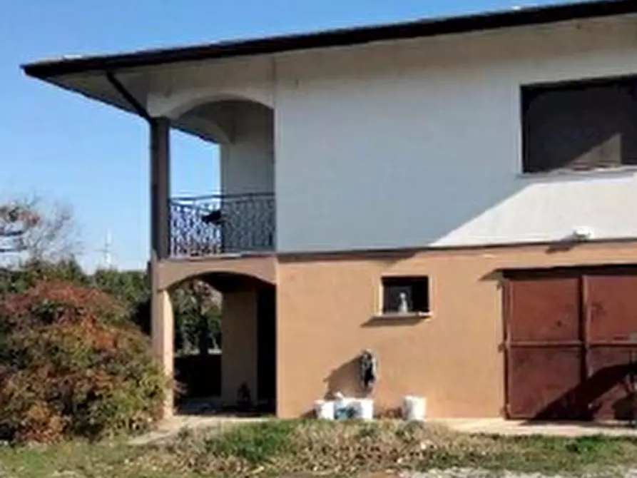 Immagine 10 di Villa in vendita  in Via San Floreano  a Santa Maria La Longa