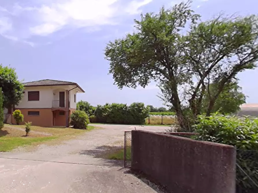 Immagine 30 di Villa in vendita  in Via San Floreano  a Santa Maria La Longa