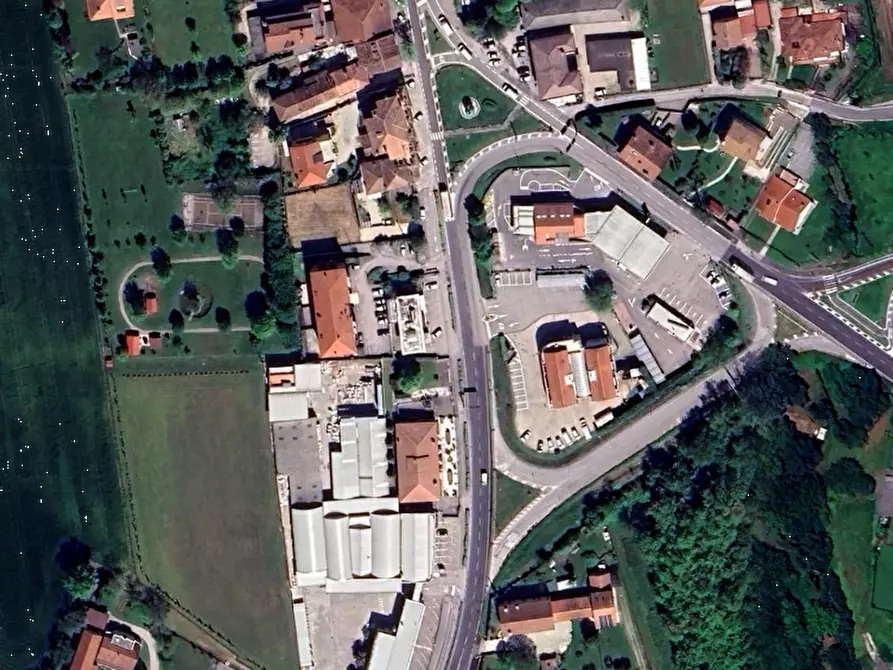 Immagine 1 di Garage in vendita  in Via Roma a Resana