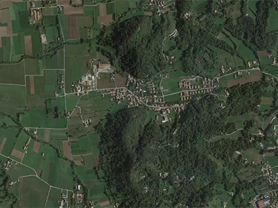 Immagine 12 di Terreno agricolo in vendita  in  Via Ferraro Primo a San Zenone Degli Ezzelini