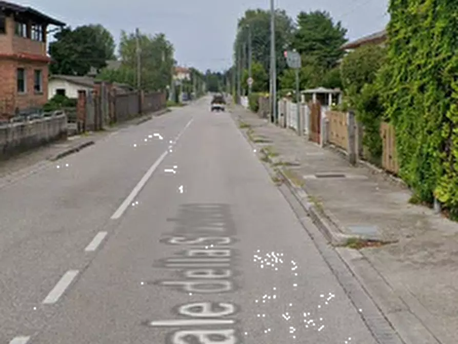 Immagine 10 di Negozio in vendita  in Viale della Stazione a Tarcento