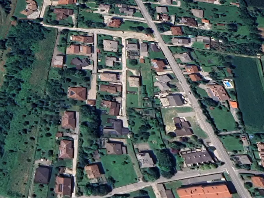 Immagine 15 di Negozio in vendita  in Viale della Stazione a Tarcento