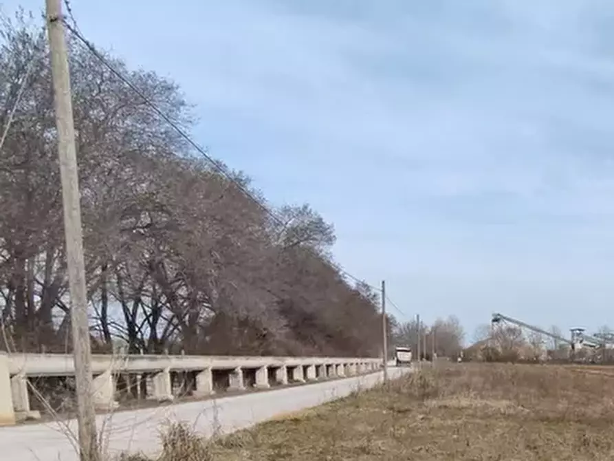 Immagine 2 di Terreno agricolo in vendita  in Via Castions a Castions Di Strada