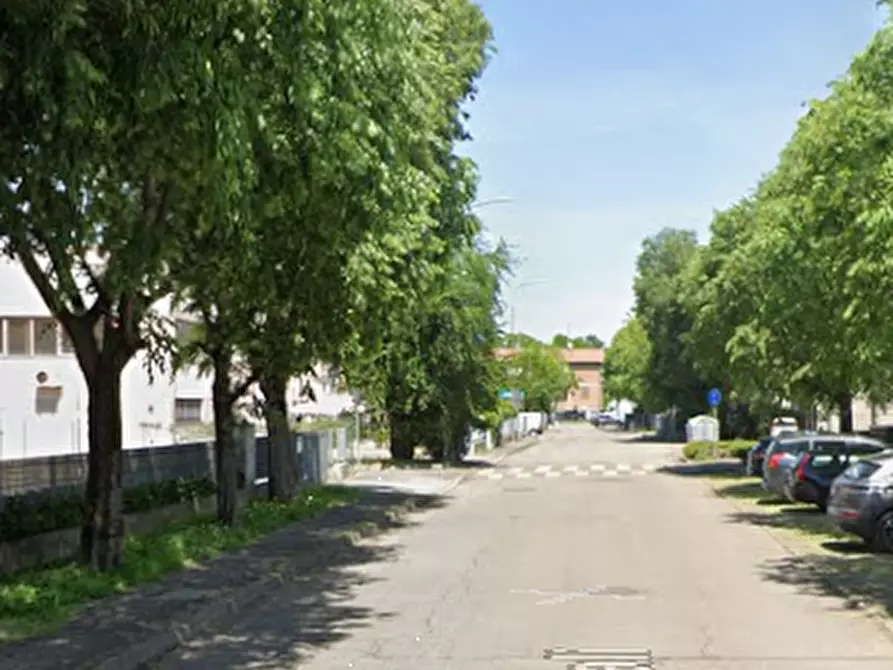 Immagine 5 di Ufficio in vendita  in Via Monti Urali a Reggio Nell'emilia