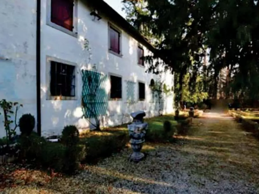 Immagine 8 di Stabile in vendita  in Viale Camillo Cavour a Vittorio Veneto