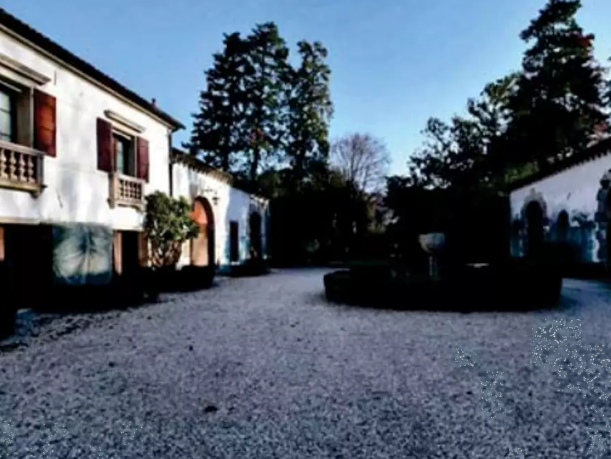 Immagine 14 di Stabile in vendita  in Viale Camillo Cavour a Vittorio Veneto