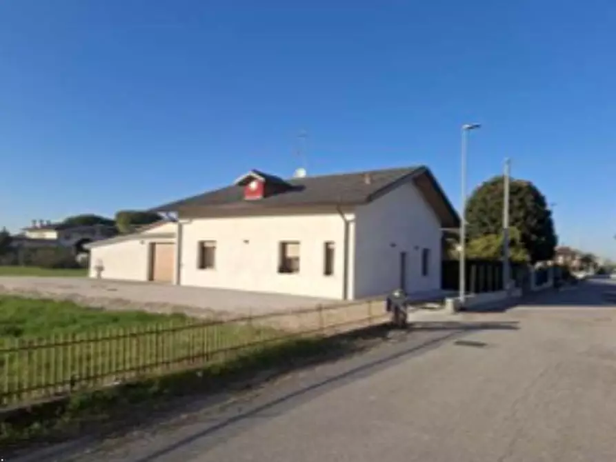 Immagine 5 di Casa indipendente in vendita  in Via Braida II a Eraclea