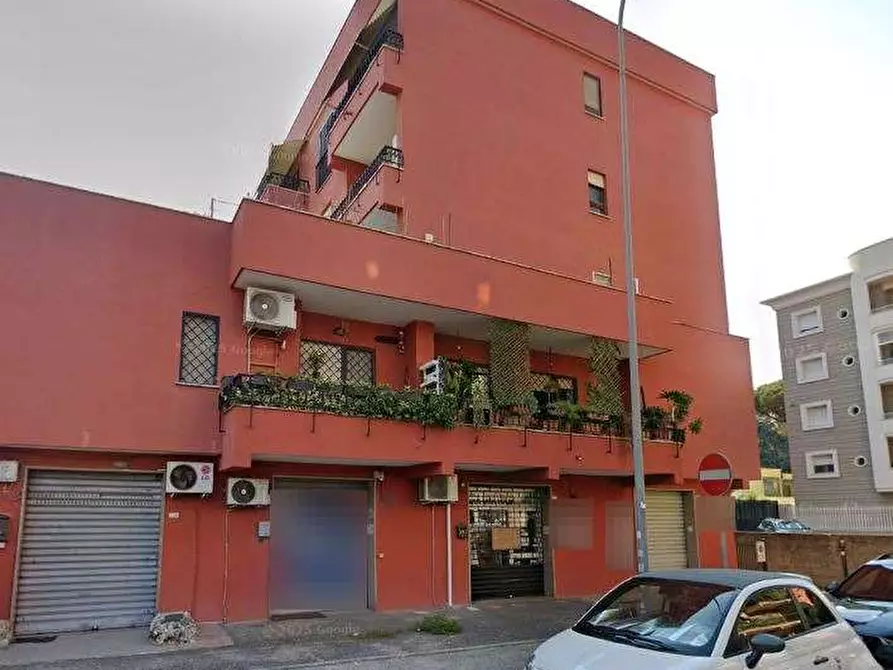 Immagine 1 di Negozio in vendita  in Viale Manzoni a Pomezia