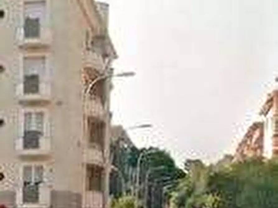 Immagine 7 di Negozio in vendita  in Viale Manzoni a Pomezia